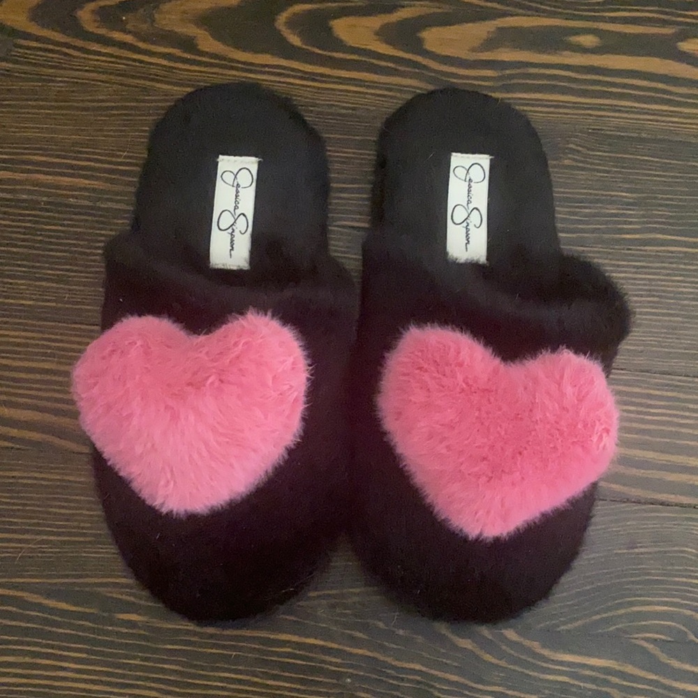 Jessica Simpson Plush Heart Slippers women’s size small 6-7